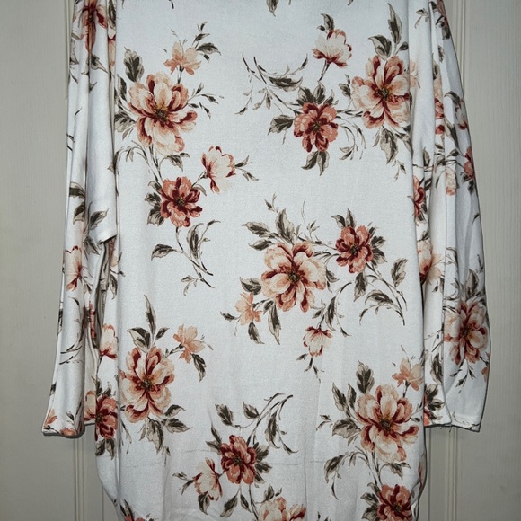 Floral tunic - Picture 1 of 3